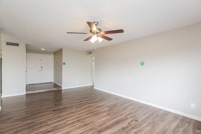 Foto del edificio - 4014 E Apollo Rd