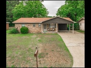 Building Photo - 4716 Buckingham Pl