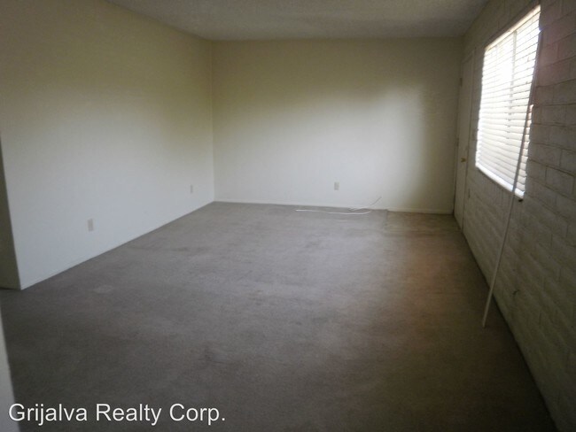 Building Photo - 2838 N Sparkman Blvd