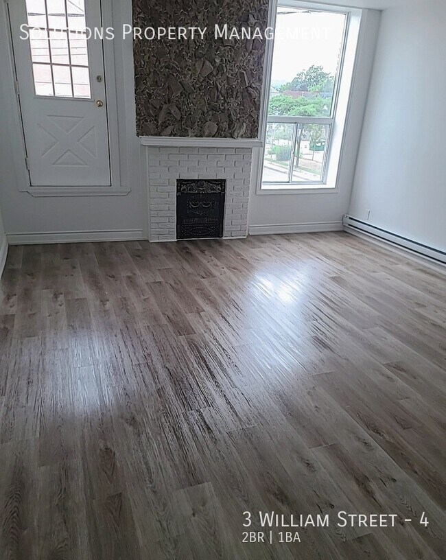 Photo du bâtiment - Stunning Two Bedroom Unit!