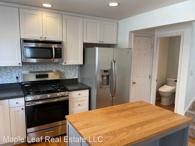 Building Photo - 3 br, 2.5 bath House - 3643 22nd Ave W