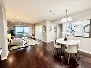 Building Photo - 525 E Seaside Way