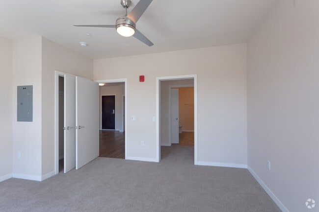 1BR, 1BA - 1D - XL - Luxe Apartments