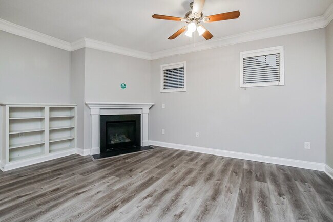Foto del edificio - 108 Heathwood Dr