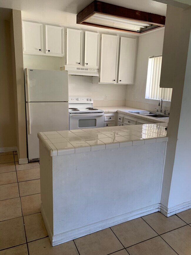Foto del edificio - 1051 Rock Springs Rd