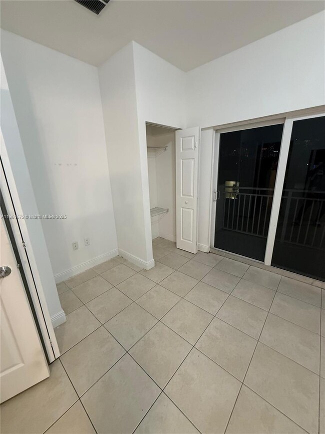 Foto del edificio - 1020 SW 4th St