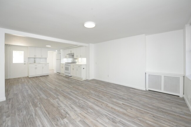 Building Photo - 27 Laidlaw Ave