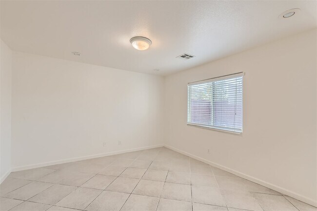 Foto del edificio - 9289 Wertz Ave