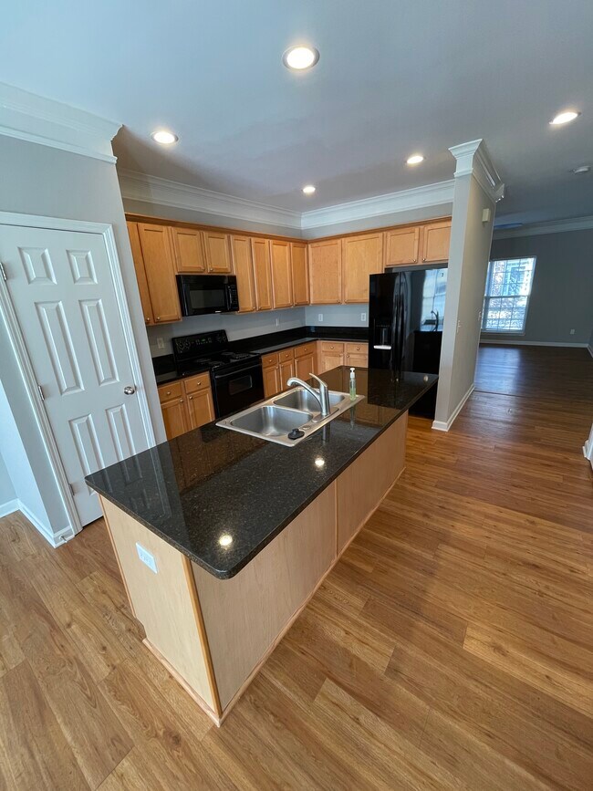 Kitchen - 7514 Lords Chapel Dr