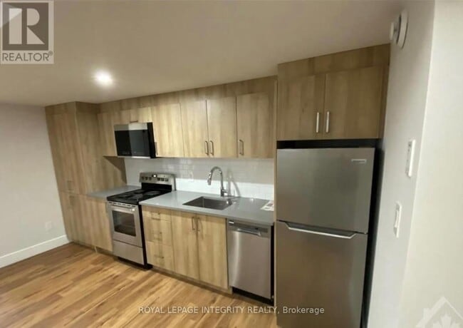 Building Photo - 1400 Mayview Ave