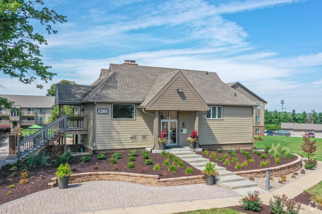 Leasing Office - Olde English Village