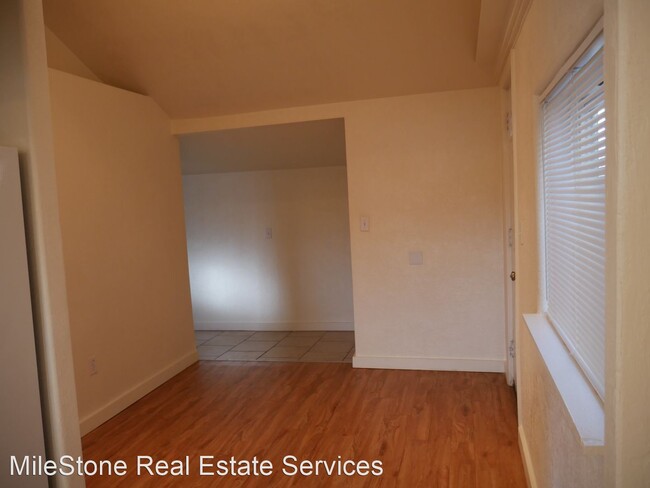 Building Photo - 2 br, 1 bath House - 212 West Brookside St