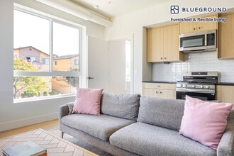 Building Photo - 611 N Virgil Ave