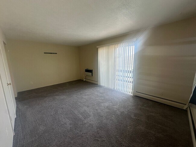Foto del edificio - Gueck Con.-  Pacific Blvd Apartments