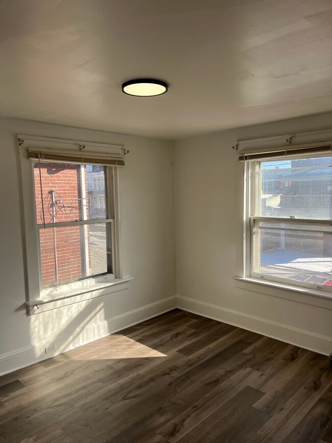 Foto del edificio - 831 W King St