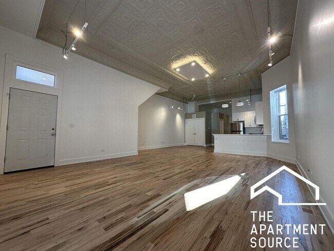 Building Photo - 2241 W 21st St