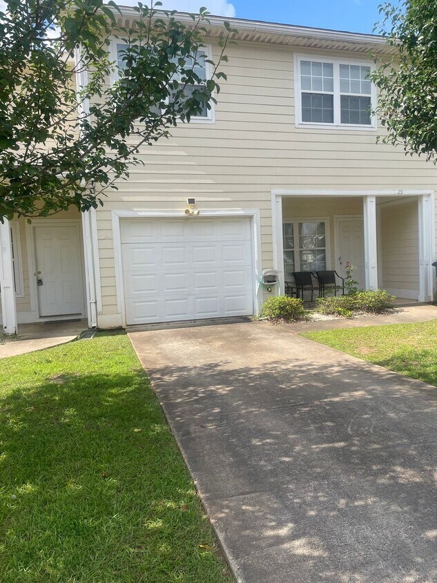 Primary Photo - 29 Courtyard Way