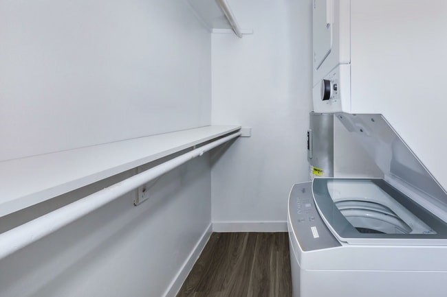 Vestidor - Artisan at Downtown Chandler