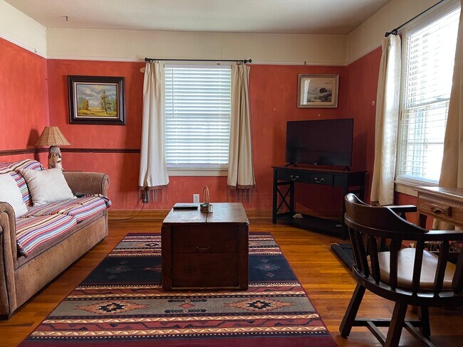 Foto del edificio - 406 W 14th St