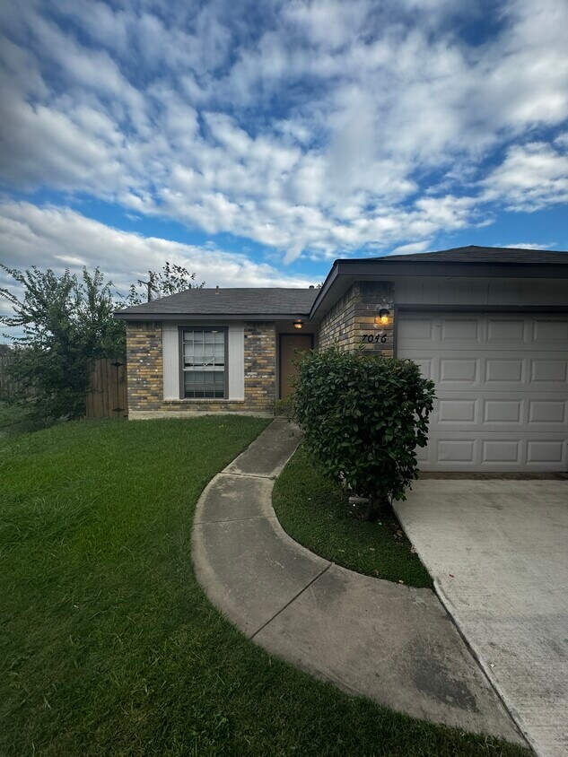Foto principal - 7046 Atherton