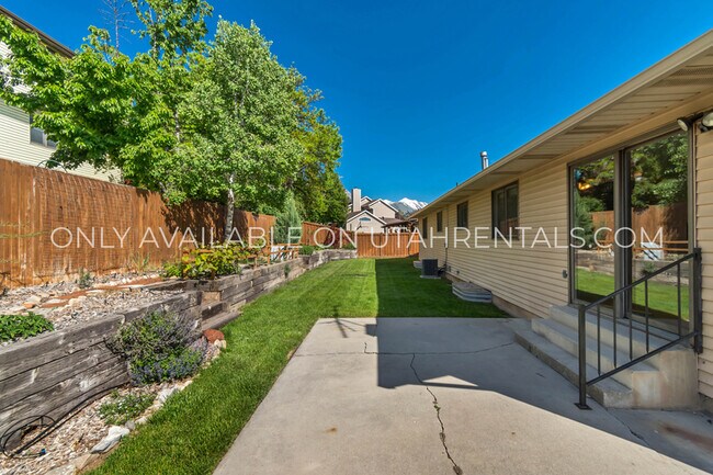 Foto del edificio - 333 Ridge Rd