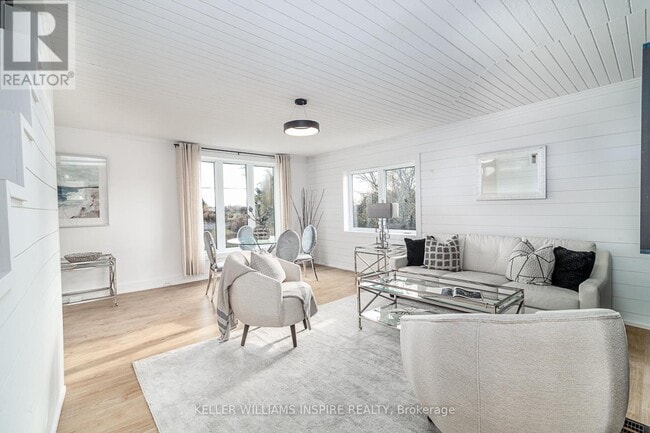 Building Photo - 3048 Victoria Rd