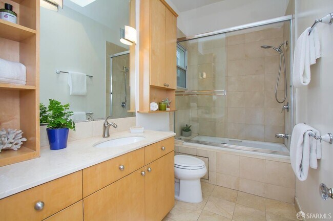 Foto del edificio - 717 Clayton St