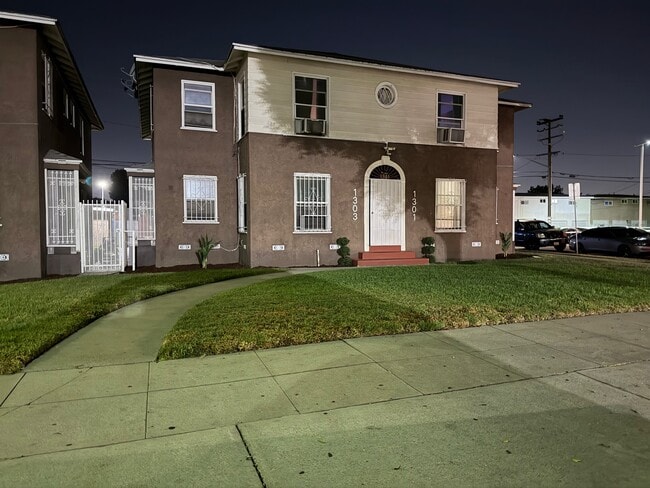 Building Photo - 1307 S Long Beach Blvd