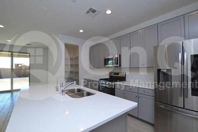 Foto del edificio - 13319 W Red Range Way