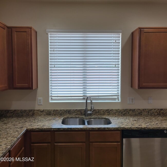 Building Photo - 9133 S Whispering Pine Dr