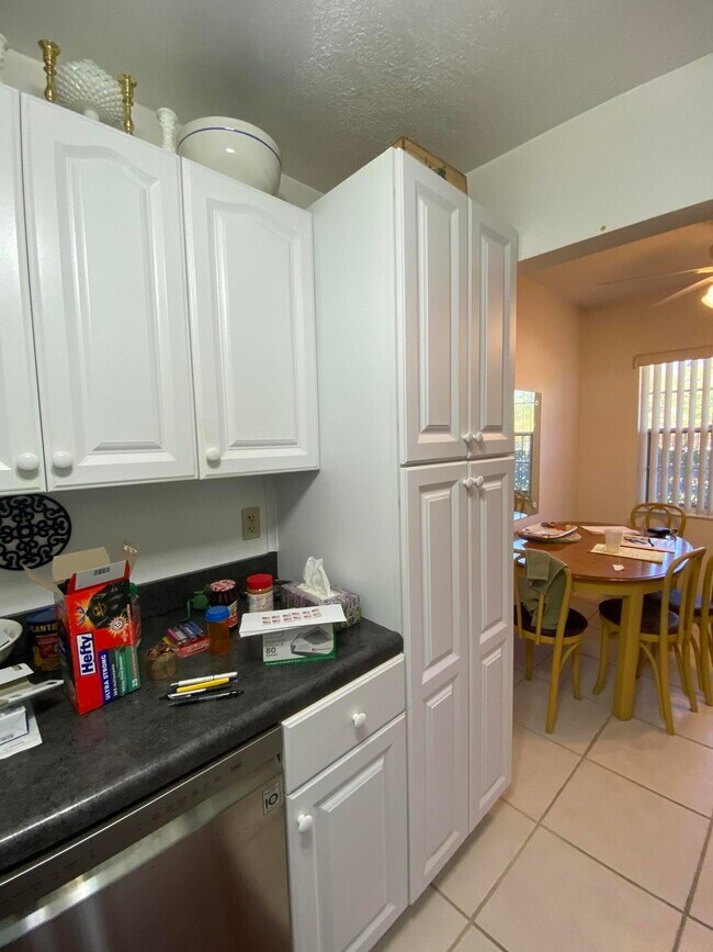 130 Norwich F, West Palm Beach, FL 33417 Condo for Rent in West Palm