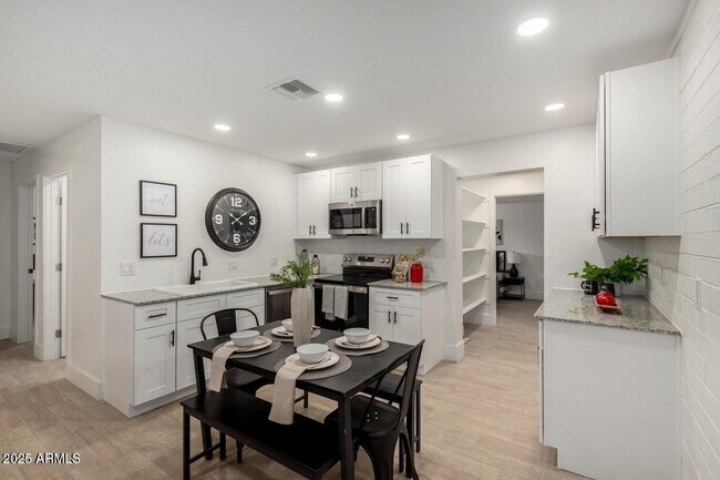 Foto del edificio - 3710 W Monte Vista Rd