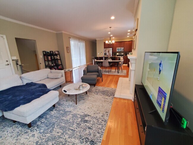 Sala de estar/Comedor/Cocina - 2531 W Moffat St