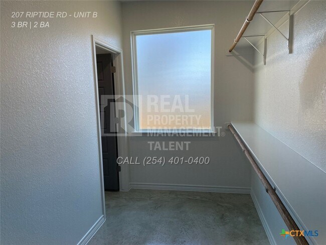 Foto del edificio - 207 Riptide Rd