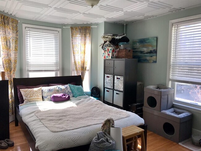 Building Photo - 145 Orchard St