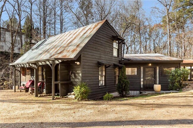 Building Photo - 1580 Jones Rd