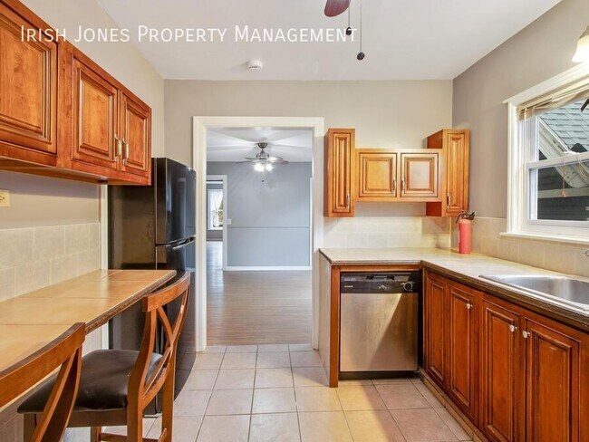 Building Photo - 54 Anderson Pl