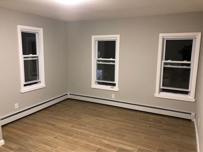 M. Bedroom - 112 William St