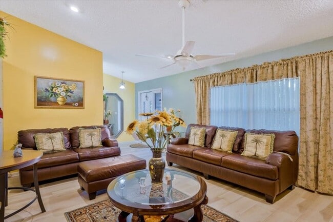 Foto del edificio - 13790 Paddock Dr