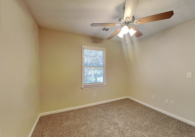 Foto del edificio - 1904 Pond Ridge Ct