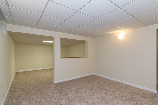 Building Photo - 9 Hawthorn Cir