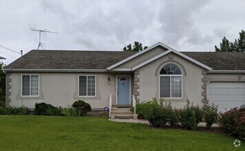 Building Photo - 540 E 200 S