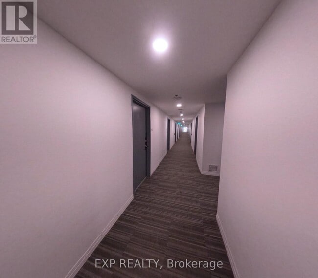 Photo du bâtiment - 1900 Simcoe St N