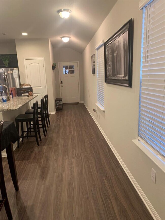 Foto del edificio - 1208 Fairhaven Gtwy