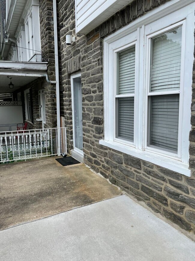 420 W 22nd St Unit Apartment 1, Wilmington, DE 19802 Room for Rent in