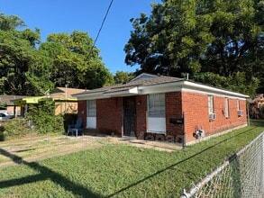 Building Photo - 2968 Lark Rd