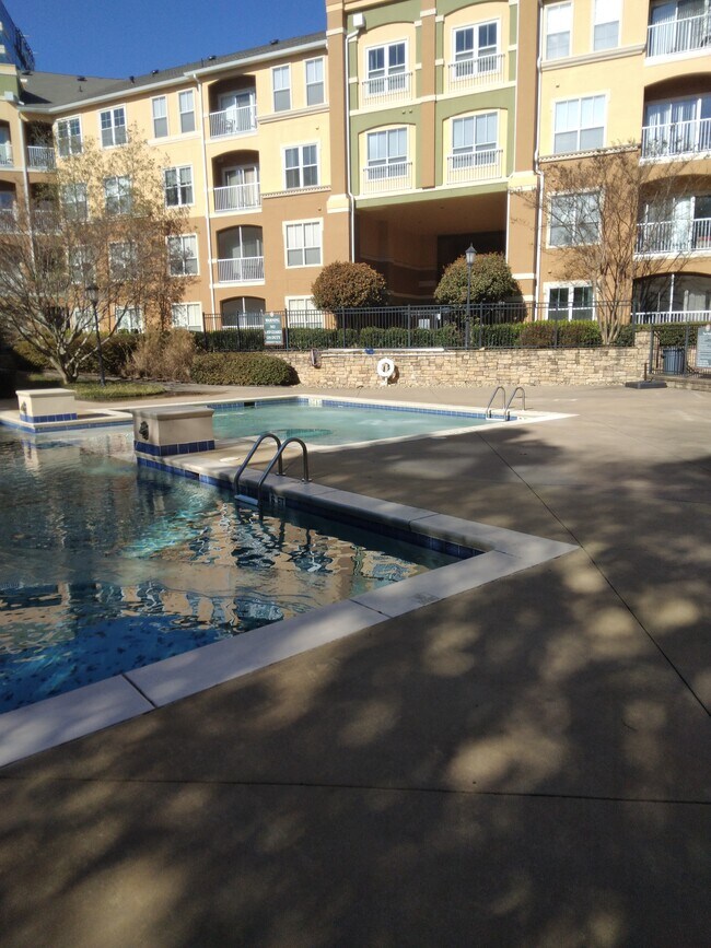 Foto del edificio - 10 Perimeter Summit Blvd NE