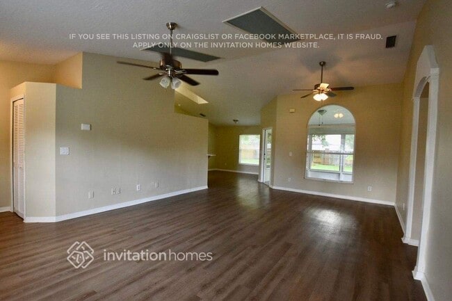 Building Photo - 624 Sheridan Woods Dr
