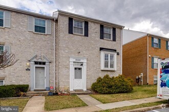 Building Photo - 8522 Pine Run Ct