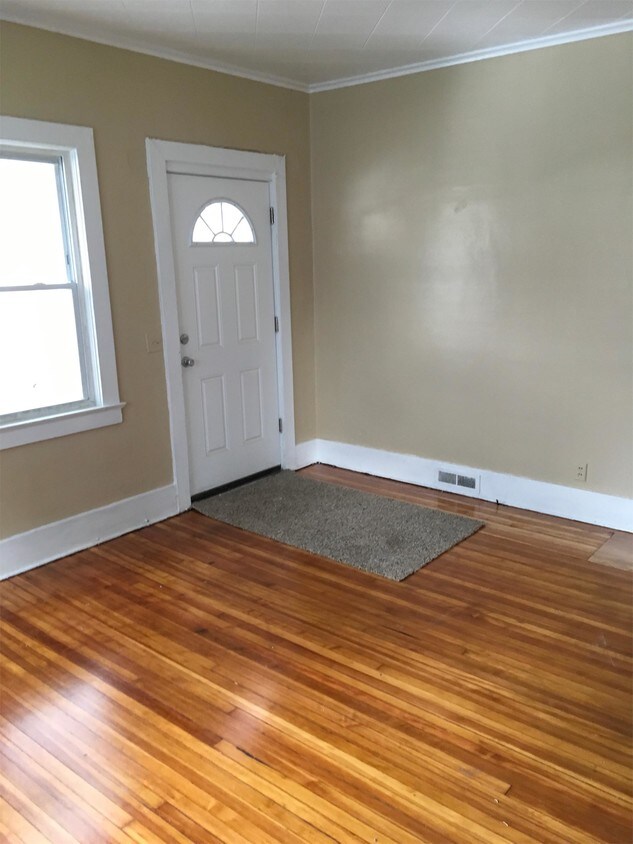 Primary Photo - 309 Winchester St